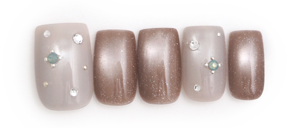 glitter magnet(吉原　希恵) | ネイルサロンtricia（トリシア）銀座店